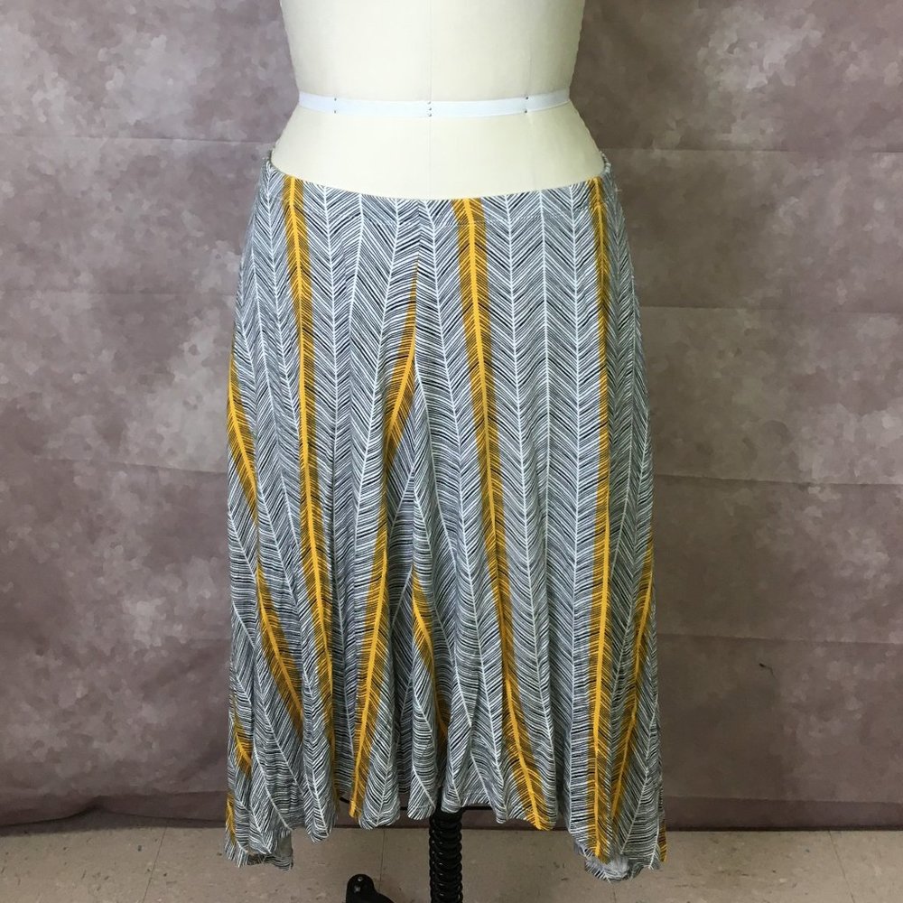 Chevron Skirt w/ Pockets!